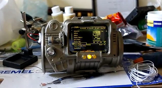 Fallout Fanboy baut den Pip-Boy 3000 nach